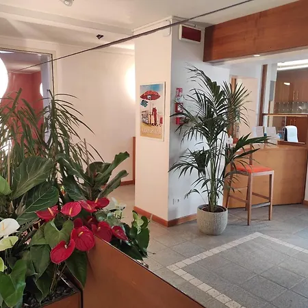 古斯西欧二世酒店 3* 格拉多
